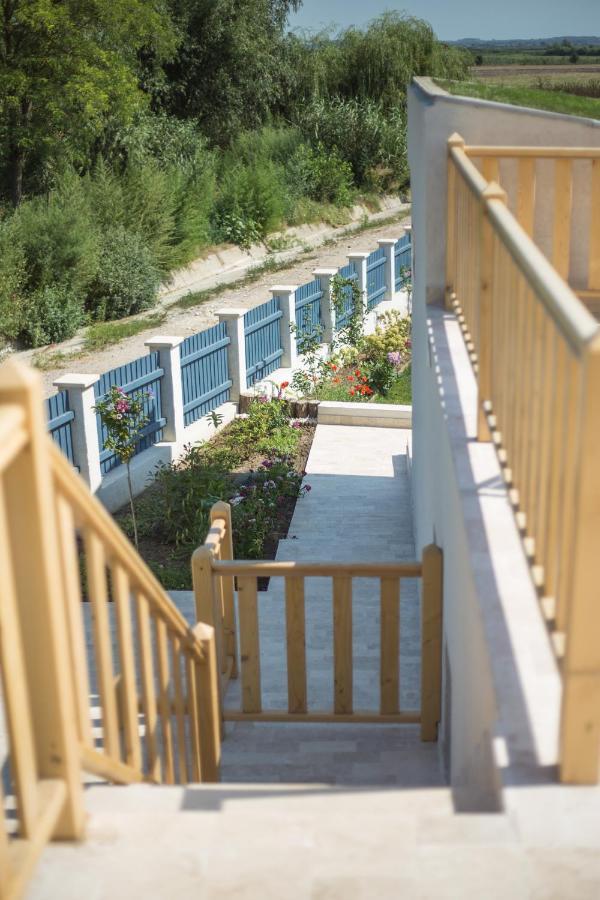 Pensiunea NEST Dunavăţu de Jos Exterior foto